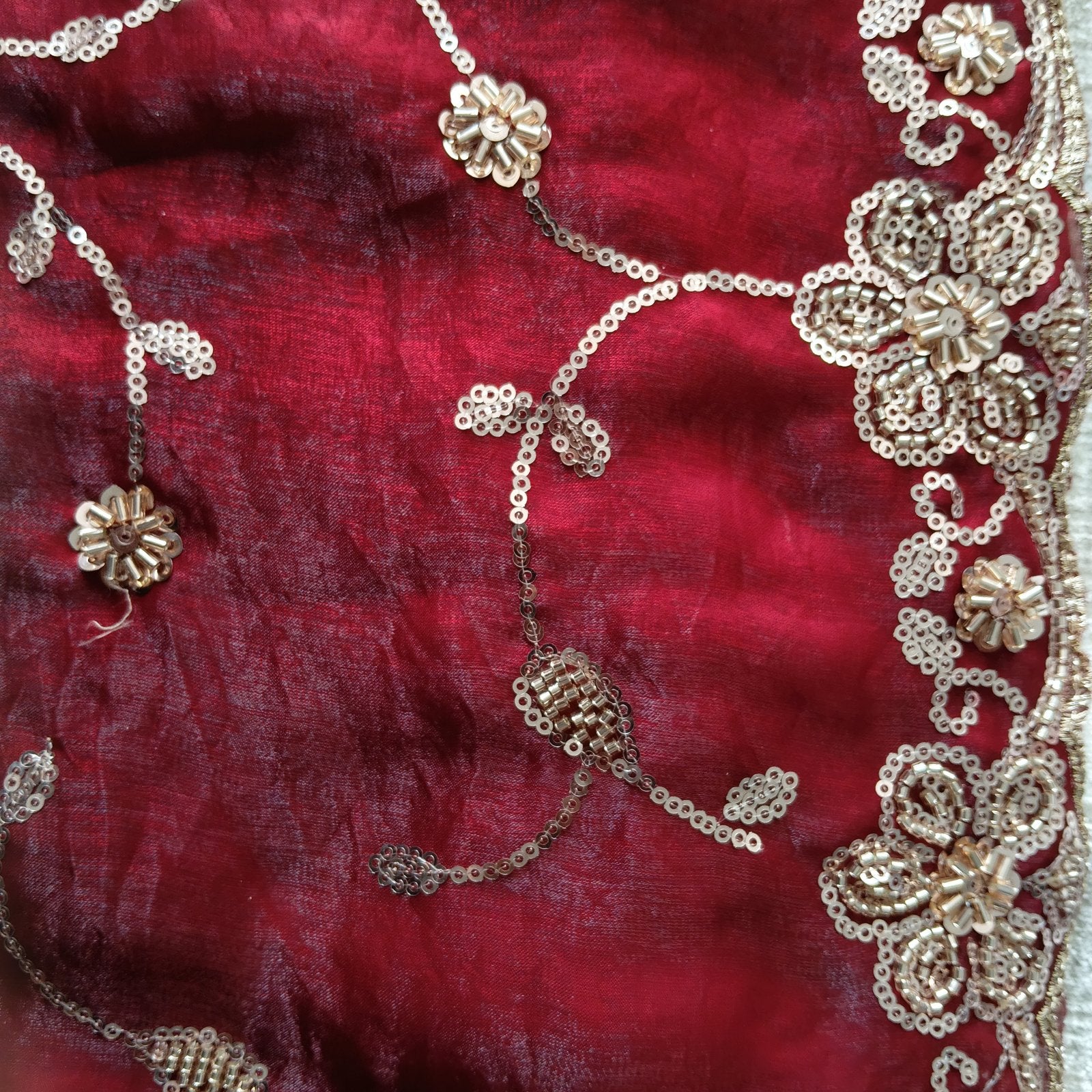 Bel Butta Saree - Maroon, embroidery detail