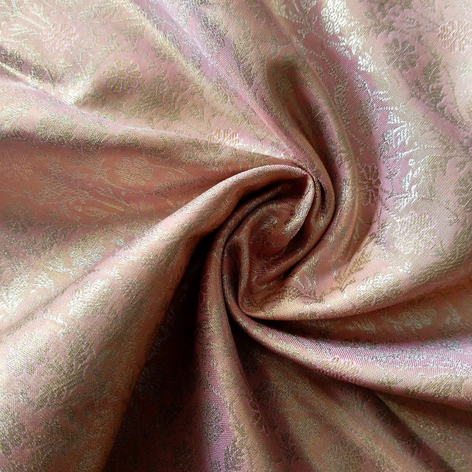 Floral Vine Kanjivaram-Paithani Style Saree - Mauve, fabric texture