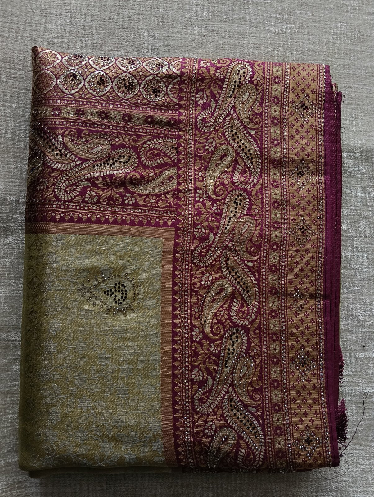 Swarna Mehfil Saree - Olive Gold, fabric overview